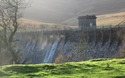 Water gutst door de Grwyne Fawr dam
