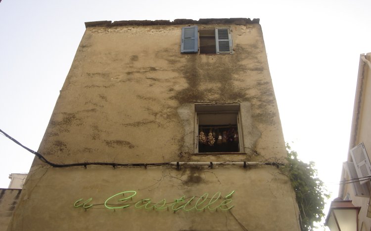 u Castill&eacute;