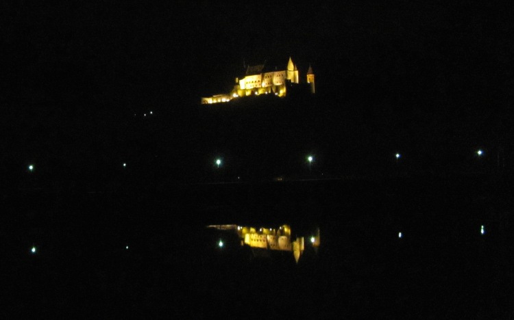 Ch&acirc;teau de Vianden met reflectie