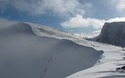 Cornice met grote barsten!