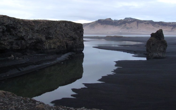Dyrh&oacute;laey