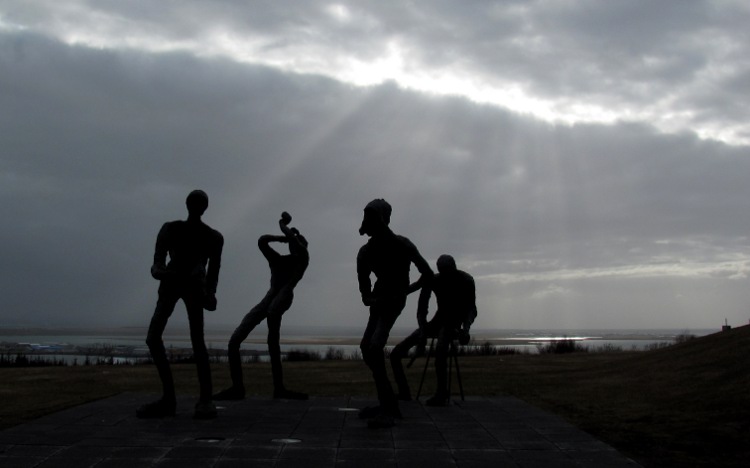 Figuren bij Perlan