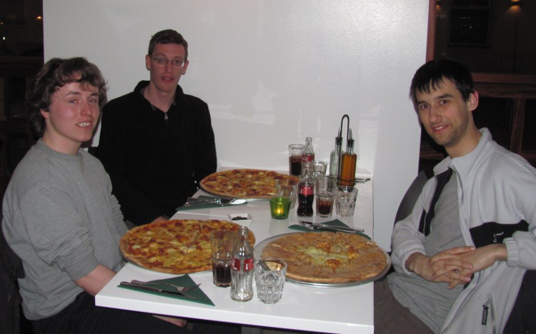Mega-pizza's in Akranes
