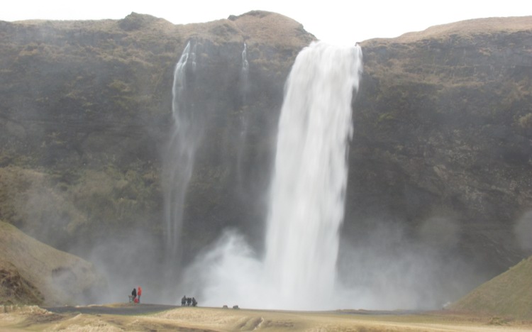 Seljalandsfoss n&aacute; twee dagen regen
