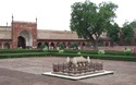 Agra Fort: Colvins graf