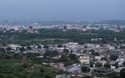 Qutb Shahi Tombs gezien vanuit het Golkonda fort