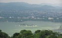 Fateh Sagar Lake vanaf Monsoon Palace