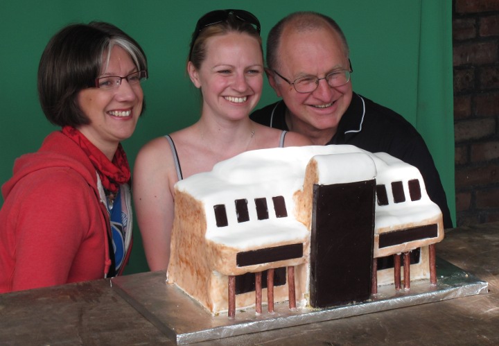 Law Courts als cake