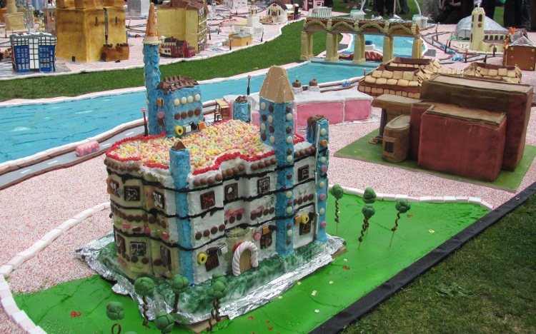 Saltwell Towers als cake