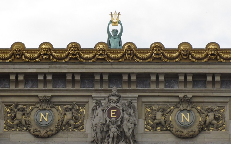 Op&eacute;ra (detail)