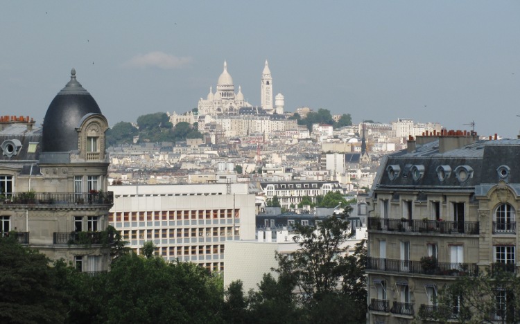 Sacr&eacute;-C&oelig;ur vanuit Parc des Buttes Chaumont