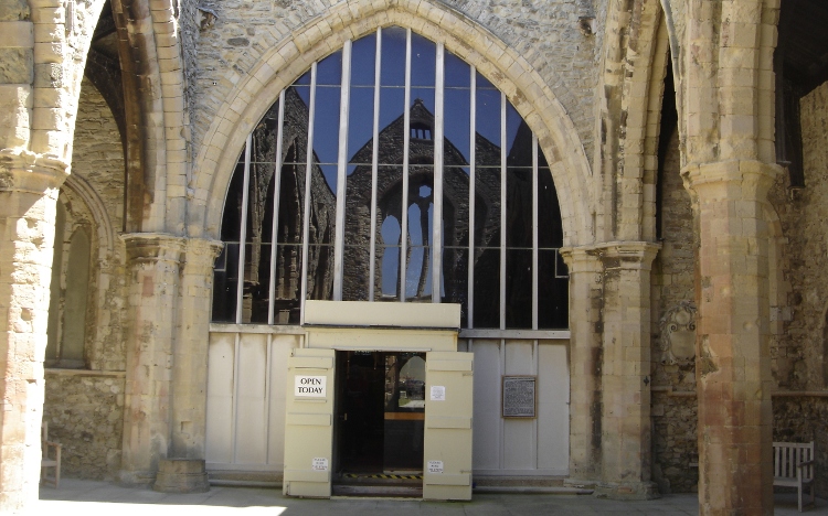 Halve kerk