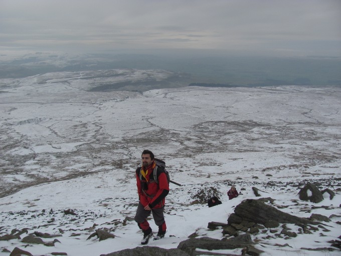 Marco beklimt Little Ingleborough
